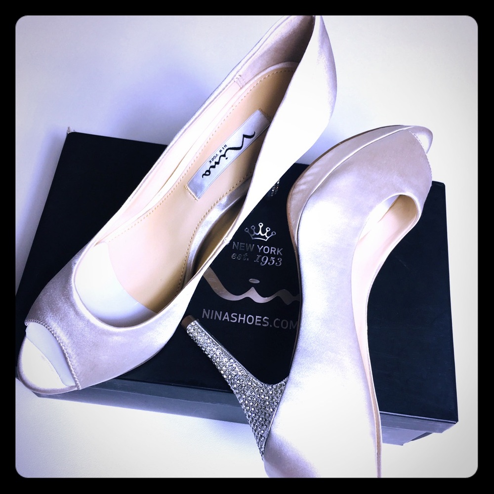 💯Nina New York👠Peep Toe Satin Crystal Shoes